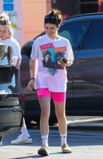 ISABELLA ROSE GIANNULLI Shopping at Trader Joe