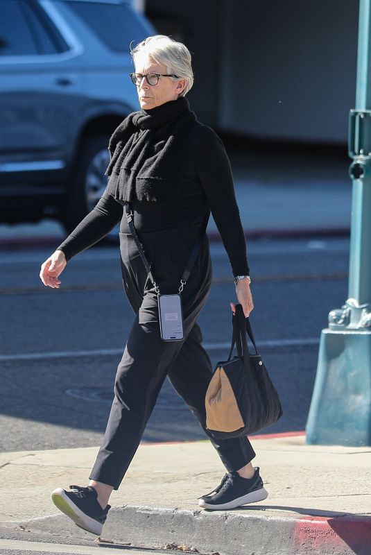 JAMIE LEE CURTIS Out and About in Beverly Hills 10/16/2023