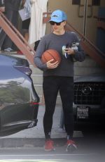 JENNIFER GARNER Leaves Santa Monica Gym 10/18/2023