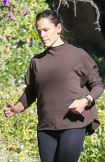 JENNIFER GARNER Out Jogging in Brentwood 10/15/2023