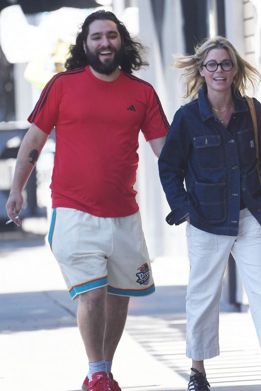 JULIE BOWEN and Orson Out for Lunch in Beverly Hills 10/04/2023