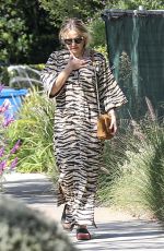 KATE HUDSON and GOLDIE HAWN at a Memorable Lunch in Pacific Palisades 10/10/2023