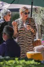 KATE HUDSON and GOLDIE HAWN at a Memorable Lunch in Pacific Palisades 10/10/2023