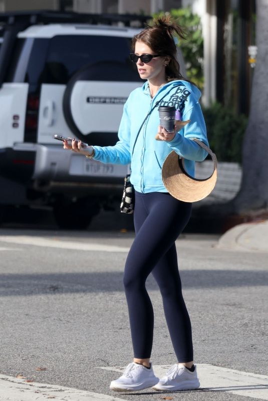 KATHERINE SCHWARZENEGGER Out for Coffee in Los Angeles 10/17/2023