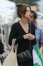 KATHERINE SCHWARZENEGGER Shopping at Farmer