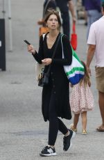 KATHERINE SCHWARZENEGGER Shopping at Farmer