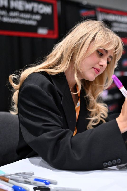 KATHRYN NEWTON Signs Autographs at NY Comic Con in New York 10/14/2023