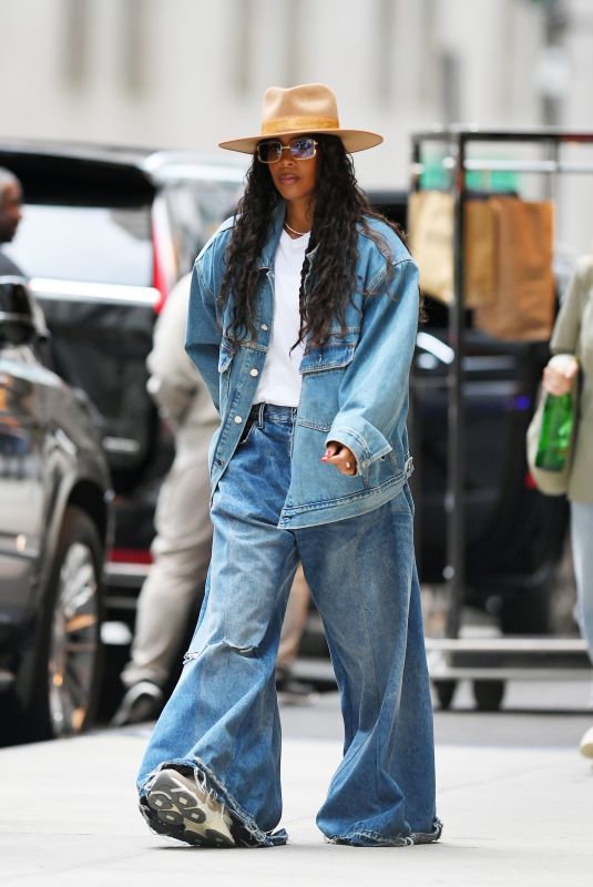 KELLY ROWLAND in a Double Denim Ot in New York 10/21/2023