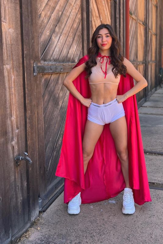 KELSEY LYNN COOK - Instagram Photo 10/17/2023