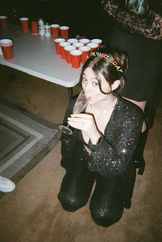 KIRA KOSARIN - Instagram Photos 10/09/2023