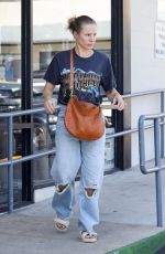 KRISTEN BELL at at Local Pharmacy in Los Feliz 10/22/202