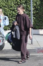 KRISTEN BELL Out Picks up Daughter from School in Los Angeles 10/27/2023