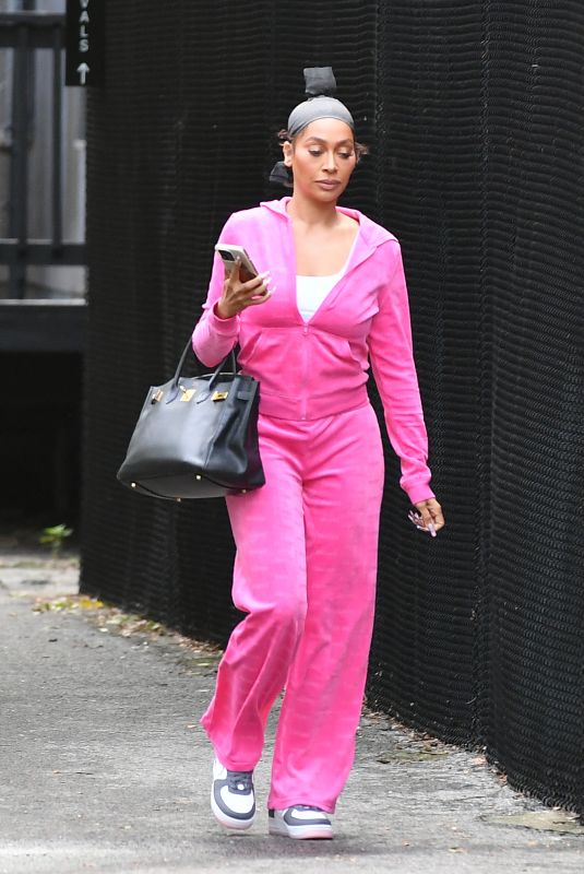 LALA ANTHONY Catching a Helicopter Flight Out of New York 09/30/2023