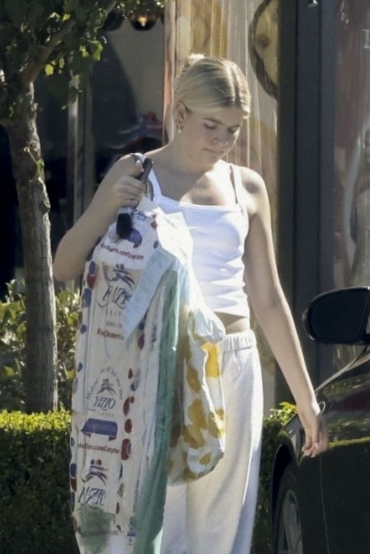 LOLA SHEEN Leaves Dry Cleaning in Calabasas 10/19/2023 HawtCelebs