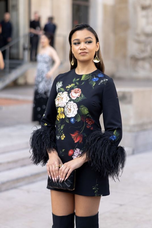 MADISON BAILEY at Elie Saab Womenswear Spring/summer 2024 Show at Paris Fashion Week 09/30/2023