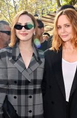 MAUDE APATOW and LESLIE MANN at Stella Mccartney Womenswear Spring/summer 2024 Show in Paris 10/02/2023