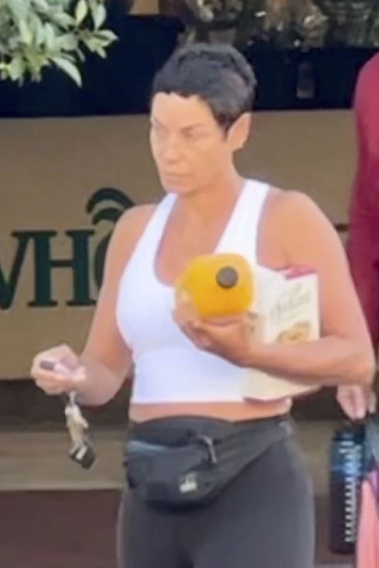 NICOLE MURPHY Out Shopping for Essentials in Beverly Hills 10/05/2023