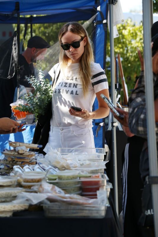 OLIVIA WILDE Shopping at Farmers Market in Studio City 10/15/2023