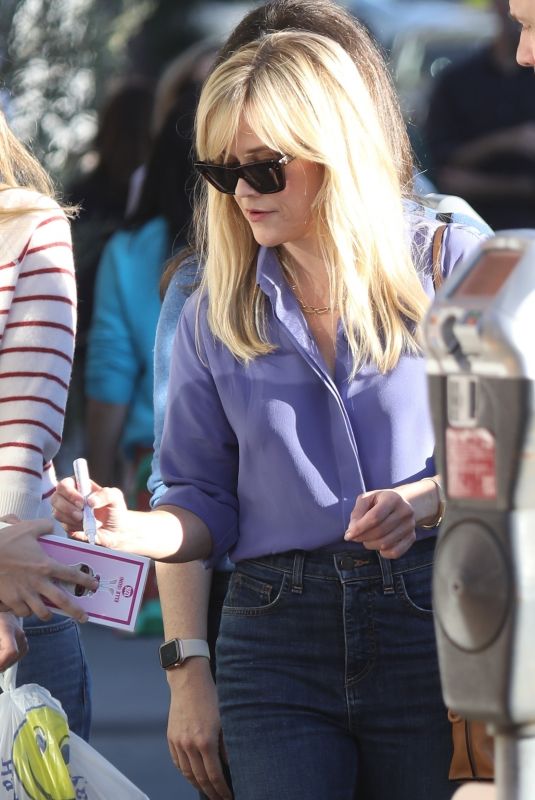 REESE WITHERSPOON Sign Autographs After a Book Event at Brentwood Country Mart 10/20/2023