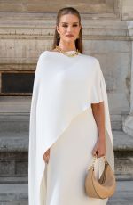 ROSIE HUNTINGTON-WHITELEY at Valentino Womenswear Spring/summer 2024 Show in Paris 10/01/2023