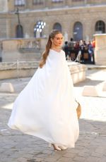 ROSIE HUNTINGTON-WHITELEY at Valentino Womenswear Spring/summer 2024 Show in Paris 10/01/2023