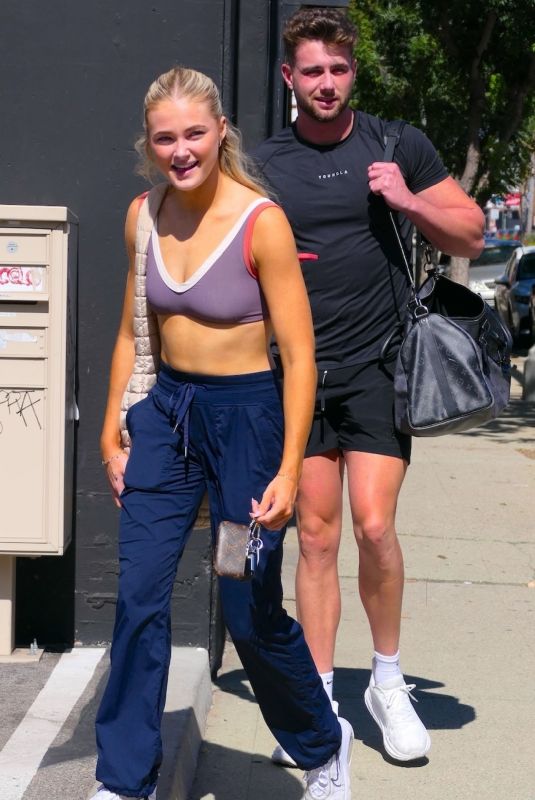 RYLEE ARNOLD Leaves Dancing with the Stars Practice in Los Angeles 10/14/2023