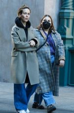 SARAH PAULSON and BEANIE FELDSTEIN Out Shopping in New York 10/17/2023