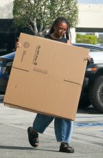 SASHA OBAMA Leaves a UPS Store in Los Angeles 10/24/2023
