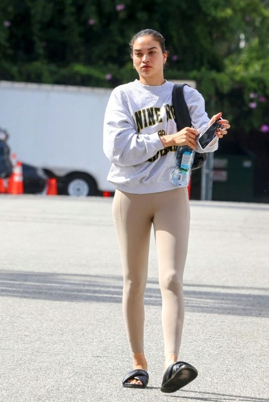 SHANINA SHAIK Heading to Her Morning Workout 10/13/2023