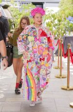 SIA Arrives at Hollywood Beauty Awards 10/02/2023