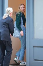 SOPHIE TURNER Returns to Taylor Swift