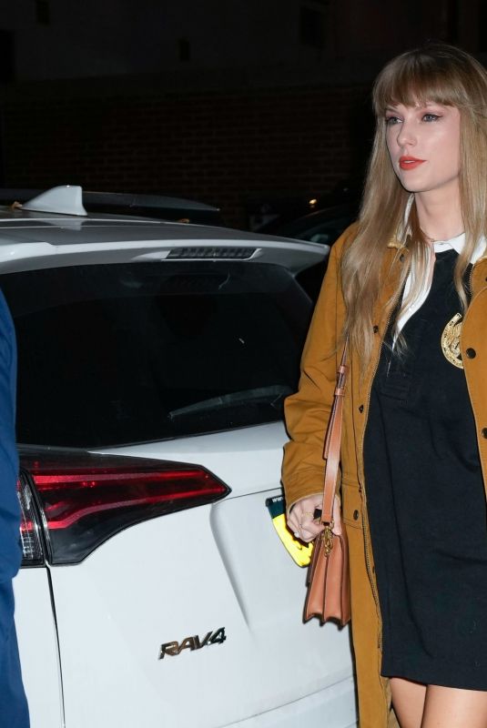 TAYLOR SWIFT and ALANA HAIM Out for Dinner in New York 10/26/2023 