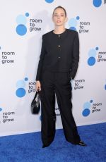 UMA THURMAN and MAYA HAWKE at Room To Grow