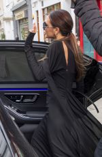 VICTORIA BECKHAM Out for Lunch in Notting Hill 10/04/2023