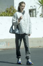 WHITNEY PORT Leaves a Smoke Shop in Studio City 10/12/2023