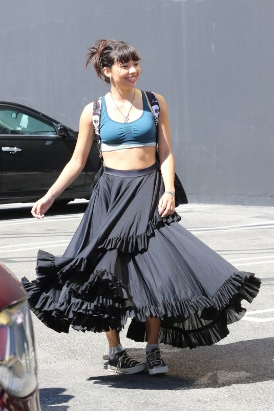 XOCHITL GOMEZ Leave 
