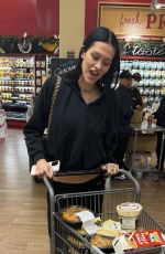 AMELIA HAMLIN Shopping at Bristol Farms in Beverly Hills 11/22/2023