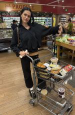 AMELIA HAMLIN Shopping at Bristol Farms in Beverly Hills 11/22/2023