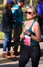 AMY ROBACH Running 2023 New York Marathon 11/05/2023