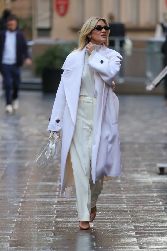 ASHLEY ROBERTS Leaves at Heart Radio in London 11/13/2023