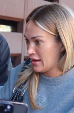 CARRIE UNDERWOOD Stops for Fans at Atlantic Avenue in New York 11/04/2023