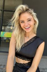 CHELSEA MAYER - Instagram Photos and Video 11/05/2023