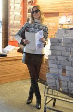 CHIARA FERRAGNI Shooting for Falconieri in Piazza San Babila in Milan 11/14/2023