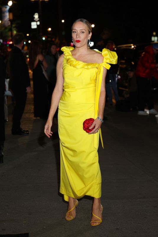 CHLOE SEVIGNY Arrives at 2023 CFDA Fashion Awards in New York 11/06/2023