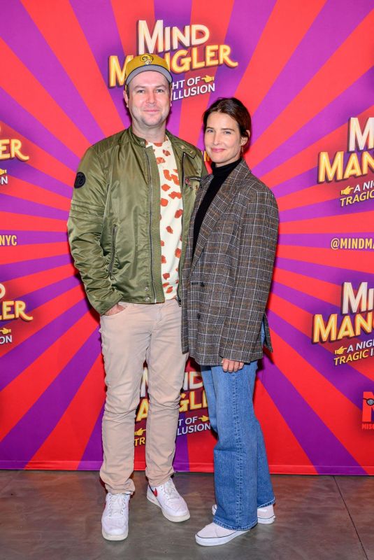 COBIE SMULDERS at Mind Mangler Opening Night at New World Stages in New York 11/19/2023