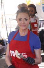 DENISE RICHARDS at a Heartwarming Thanksgiving at Los Angeles Mission 11/22/2023