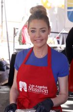 DENISE RICHARDS at a Heartwarming Thanksgiving at Los Angeles Mission 11/22/2023