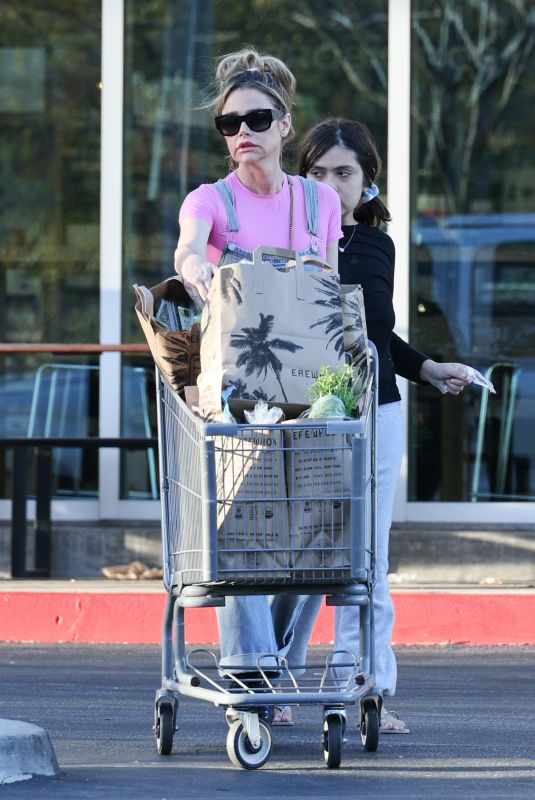 DENISE RICHARDS Out Shopping at Erewhon Market in Los Angeles 11/15/2023