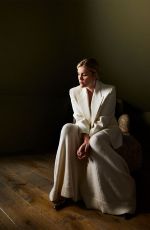 EMERALD FENNELL in Harper