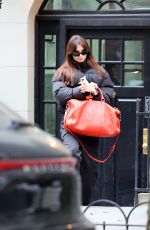 EMILY RATAJKOWSKI Leaves Her Apartment in New York 11/10/2023